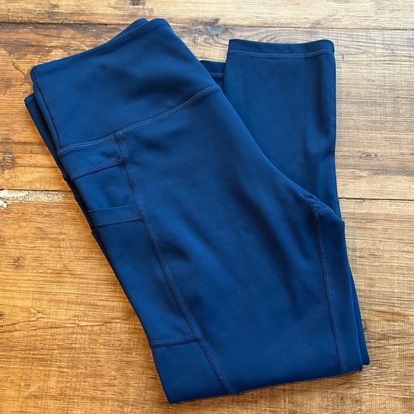 ZYIA Pocket Light N Tight Hi-Rise Capri Leggings Navy 6-8 - Picture 2 of 5